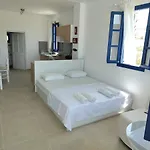Traditional Cycladic Appartement Nea Cryssi Akti