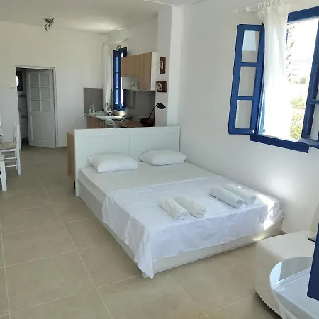 Traditional Cycladic Apartament Nea Cryssi Akti