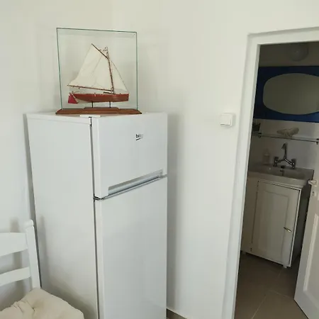 Traditional Cycladic Nea Cryssi Akti