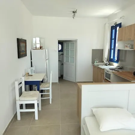 Traditional Cycladic Apartament Nea Cryssi Akti